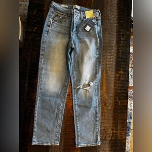 NWT Women’s Jeans Button Fly Mid Rise 80’s Slim Size 10R Universal Thread Brand